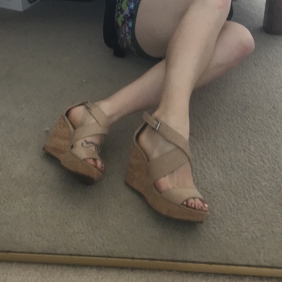 NINE WEST - Picture 2 of 6